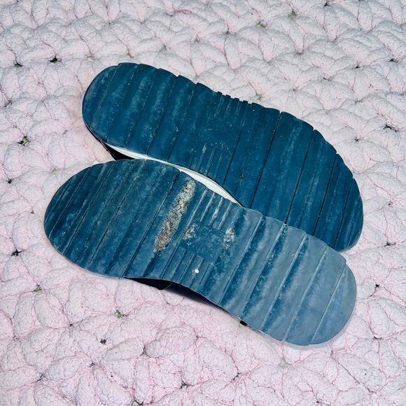 Slip on - Picture 3 of 4